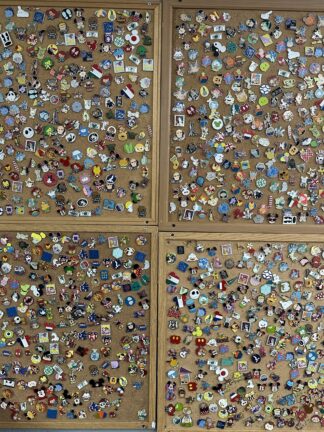 Mystery Disney Pins - 3 Pack