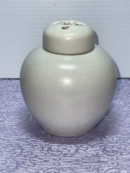 Vintage MCM Pfaltzgraff Yorktowne Potpourri Holder - Image 4